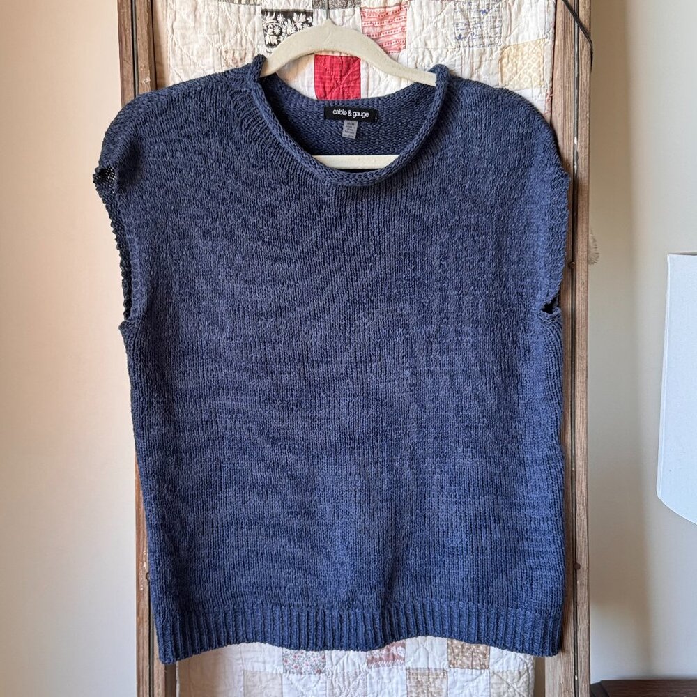 Cable & Gauge Blue Crew Neck Sleeveless Sweater